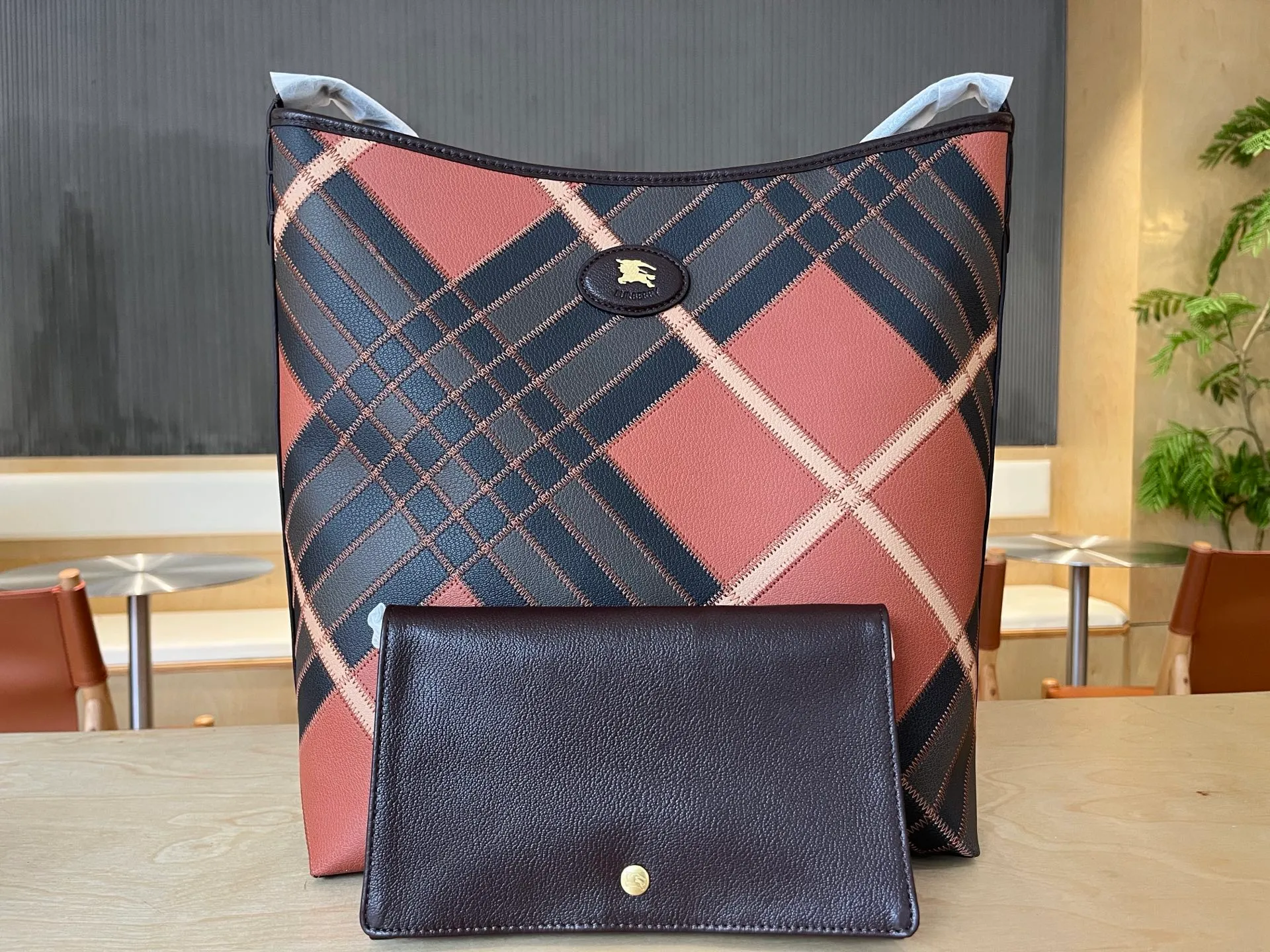 All categories Burberry women's bags (Burberry) Burberry 1980