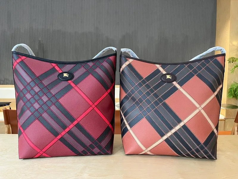 All categories Burberry women's bags (Burberry) Burberry 1980