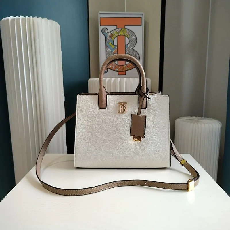 All Categories Official Website "Brand Women's Bags" Women's Bags 💙 Burberry 2024 New Burberry Crossbody Bag