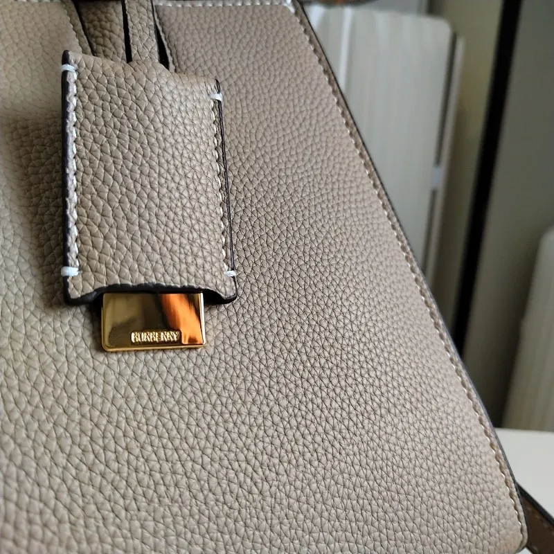 All Categories Official Website "Brand Women's Bags" Women's Bags 💙 Burberry 2024 New Burberry Crossbody Bag