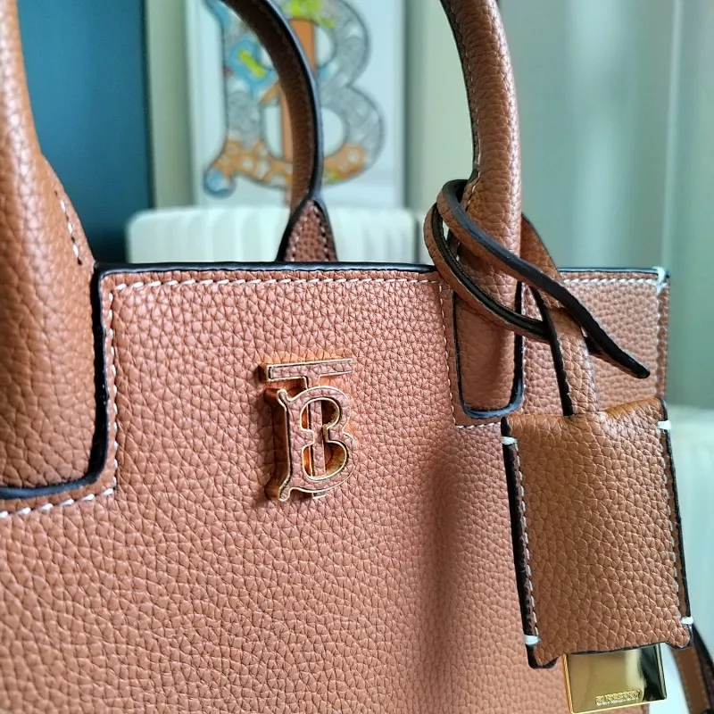 All Categories Official Website "Brand Women's Bags" Women's Bags 💙 Burberry 2024 New Burberry Crossbody Bag