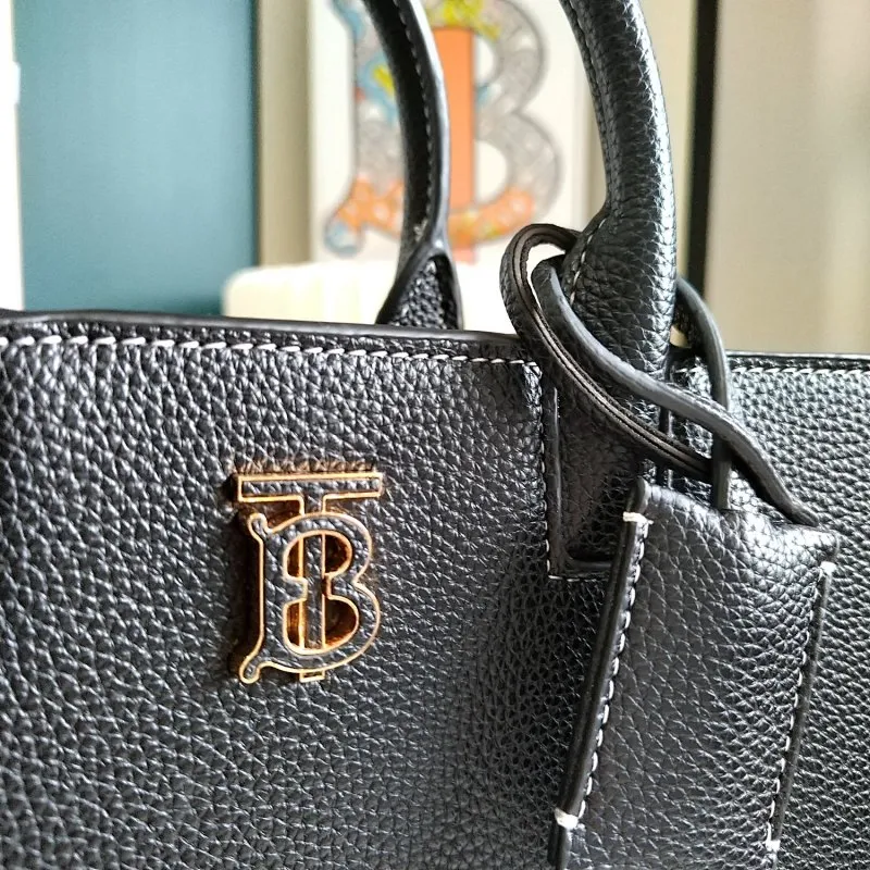All Categories Official Website "Brand Women's Bags" Women's Bags 💙 Burberry 2024 New Burberry Crossbody Bag