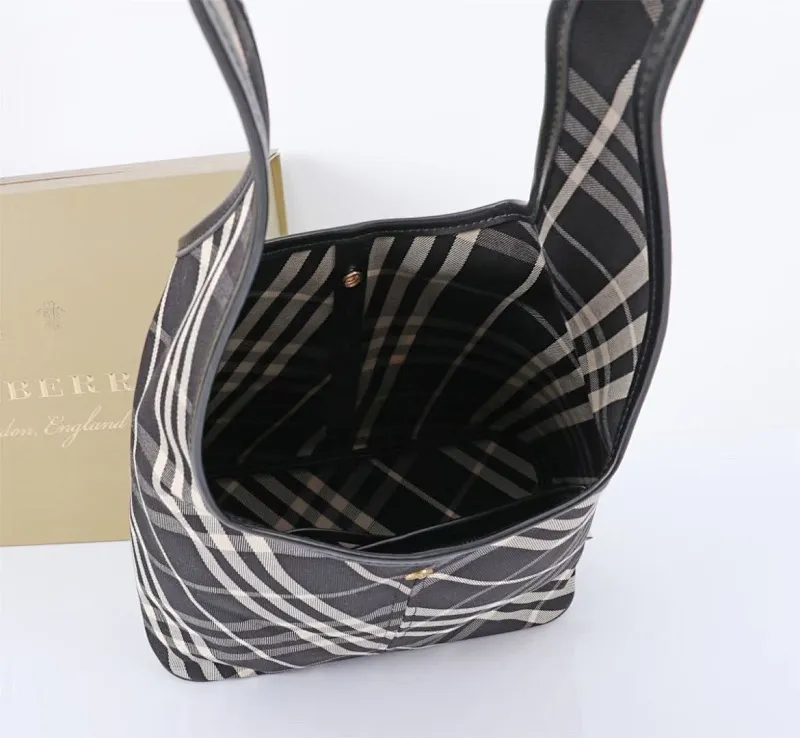 All categories Burberry women's bags (Burberry) Burberry 1683