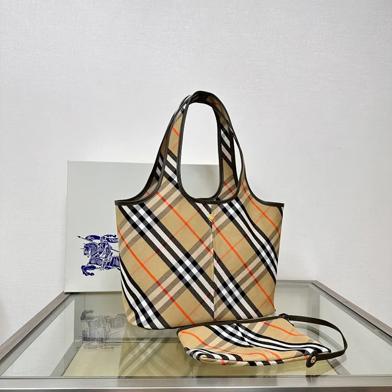 All categories Burberry women's bags (Burberry) Burberry original order 6861