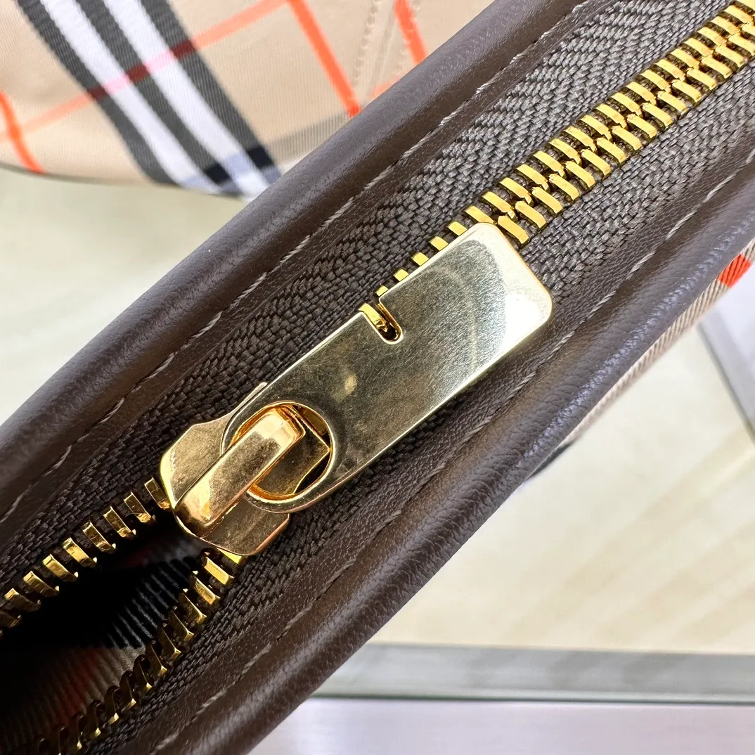 All categories Burberry women's bags (Burberry) Burberry original order 6861