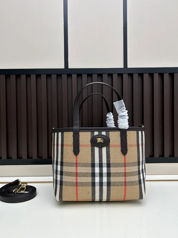 All categories Burberry women's bags (Burberry) Burberry 08022
