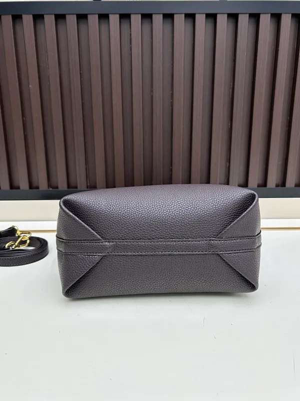 All categories Burberry women's bags (Burberry) Burberry 08022