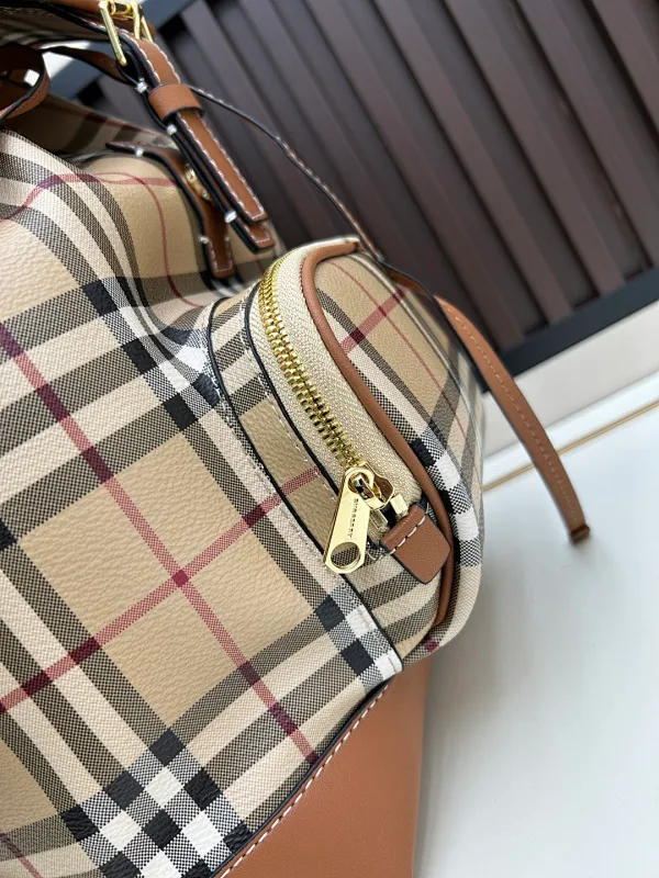 All categories Burberry women's bags (Burberry) Burberry 08020