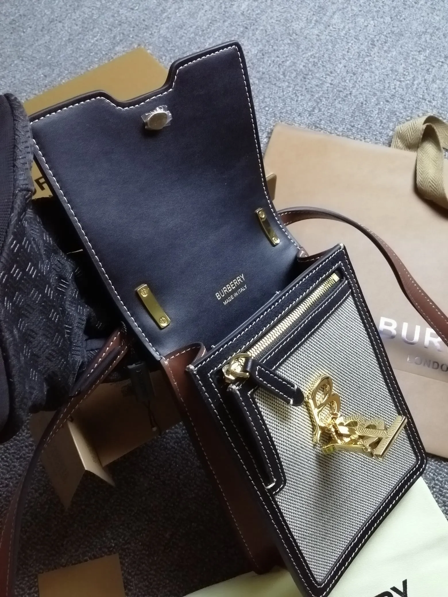 All Categories Official Website "Brand Women's Bags" Women's Bags 💙 Burberry 2025 New Burberry Crossbody Bag