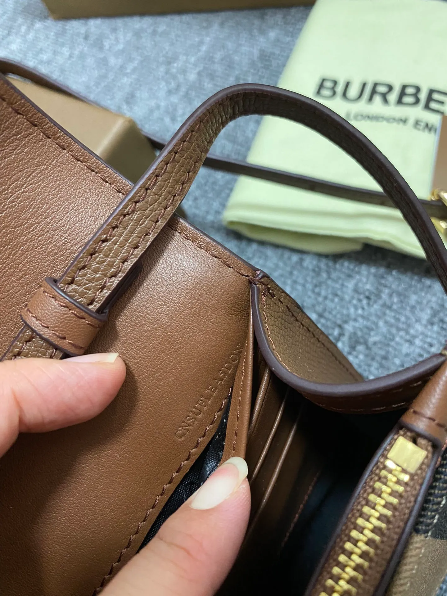 All Categories Official Website "Brand Women's Bags" Women's Bags 💙 Burberry 2025 New Burberry Crossbody Bag
