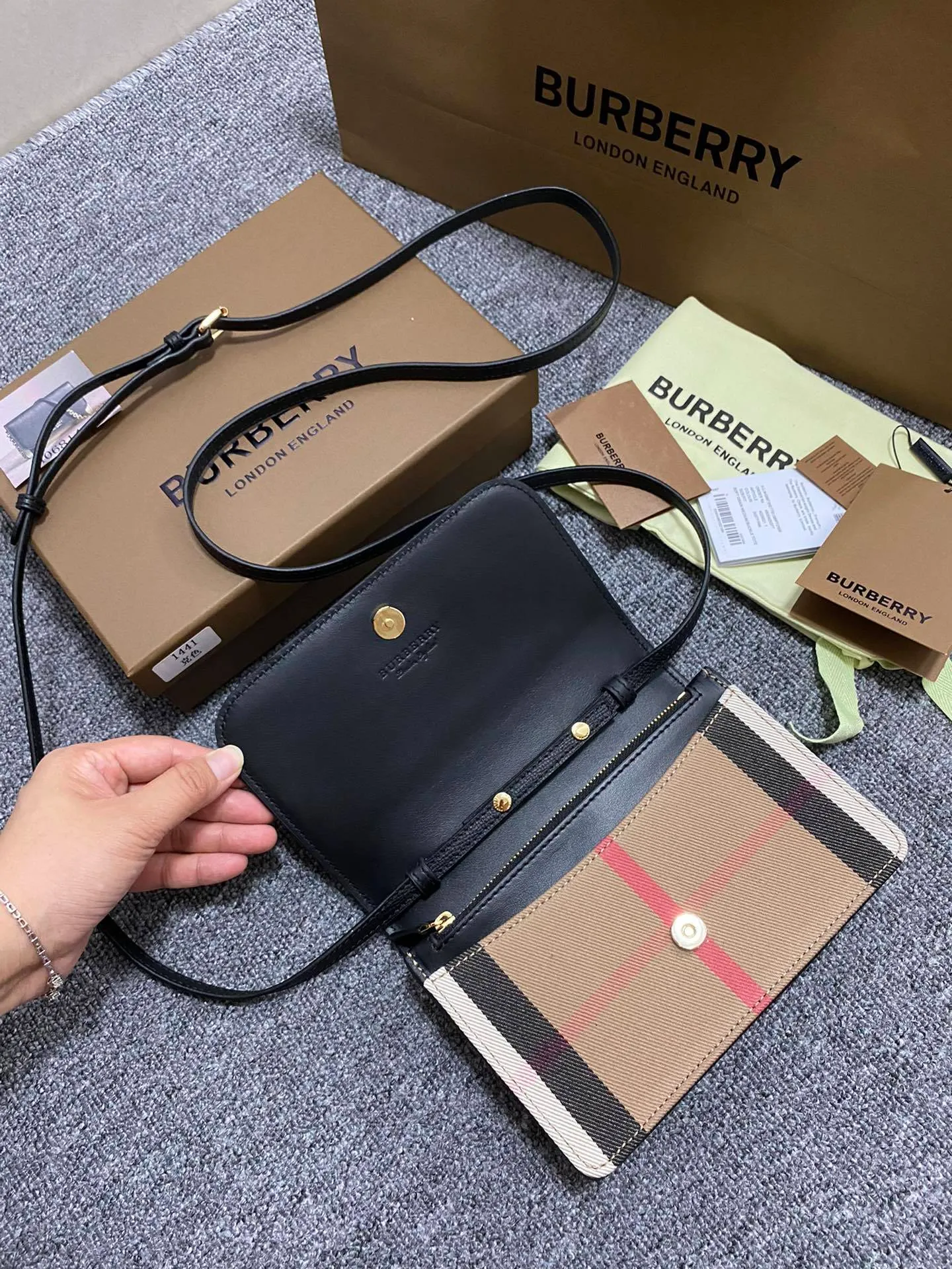 All Categories Official Website "Brand Women's Bags" Women's Bags 💙 Burberry 2025 New Burberry Crossbody Bag