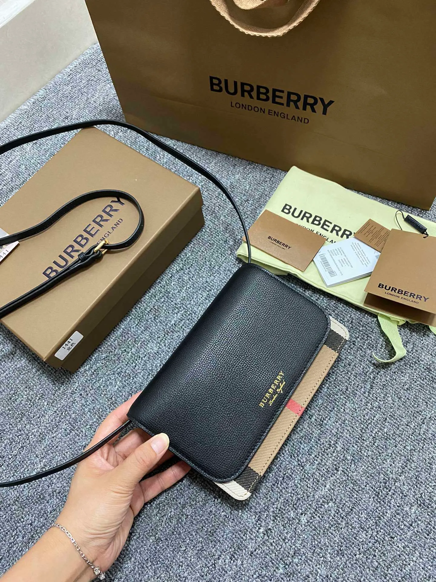 All Categories Official Website "Brand Women's Bags" Women's Bags 💙 Burberry 2025 New Burberry Crossbody Bag