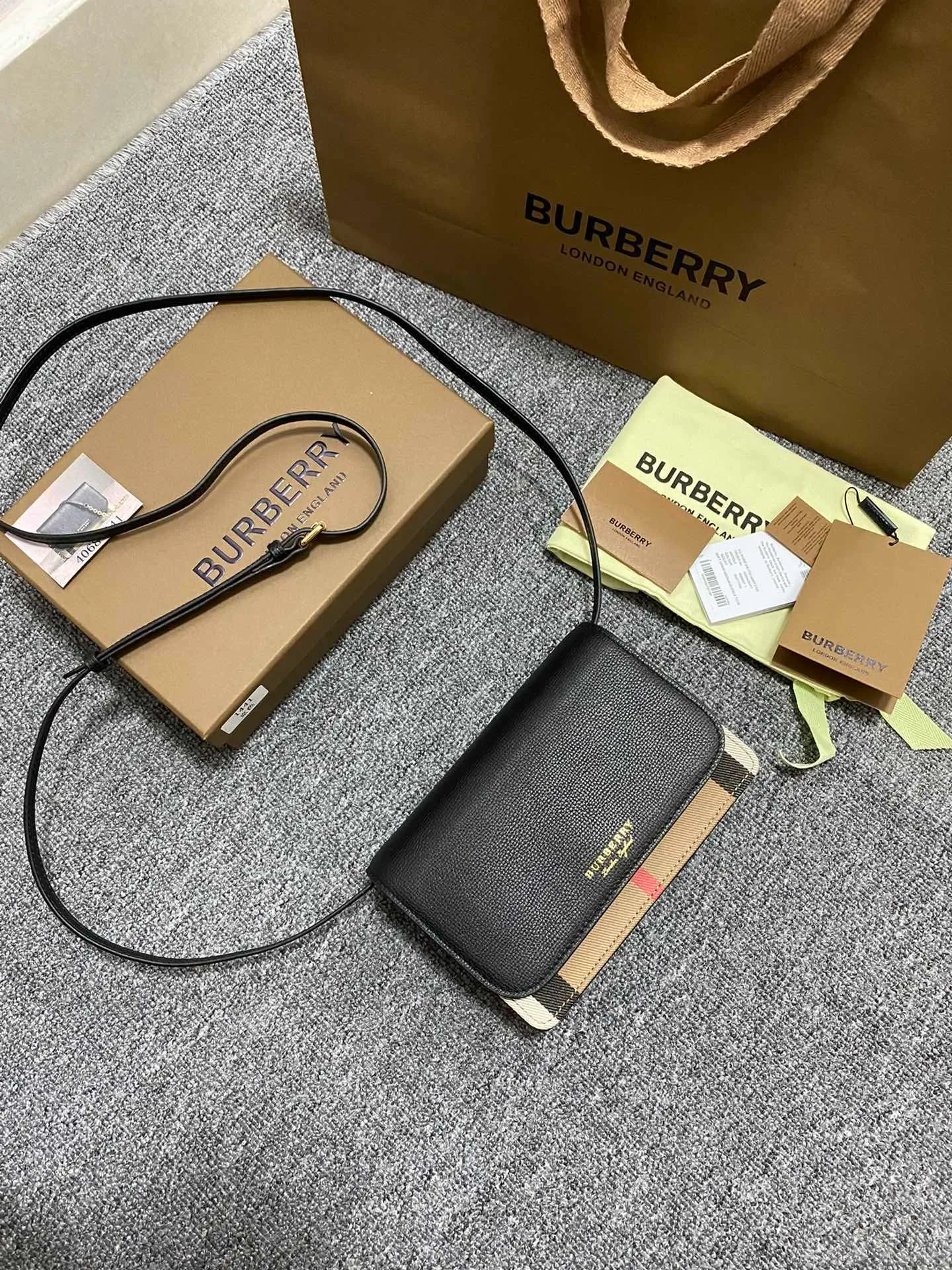 All Categories Official Website "Brand Women's Bags" Women's Bags 💙 Burberry 2025 New Burberry Crossbody Bag