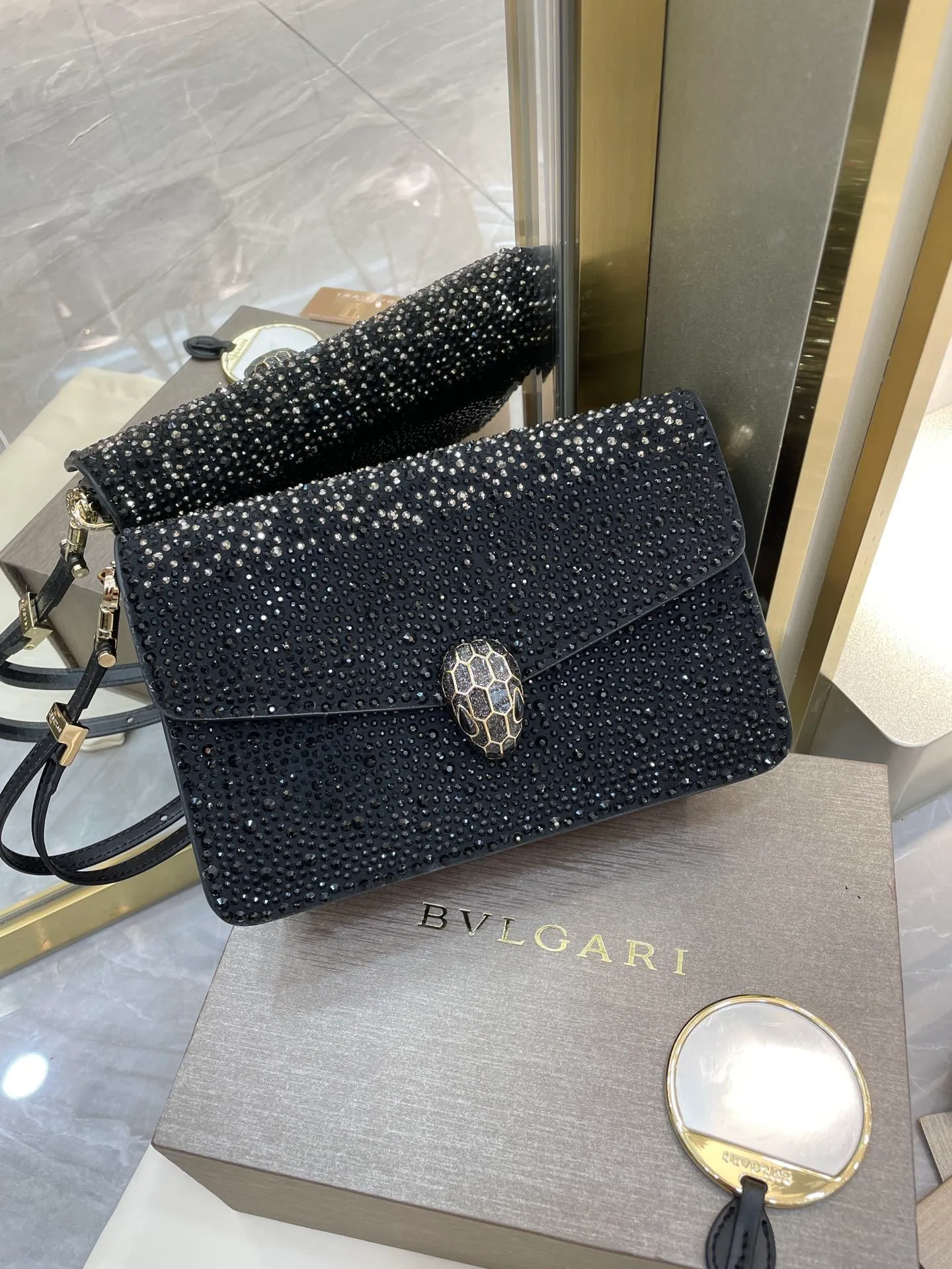 All Categories Bvlgari Women’s Bags (Bvlgari) Bvlgari 2213