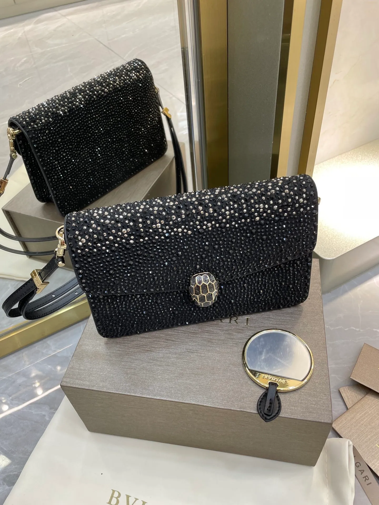 All Categories Bvlgari Women’s Bags (Bvlgari) Bvlgari 2213