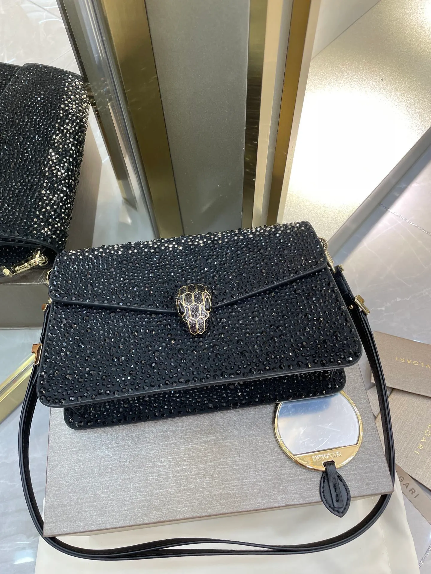 All Categories Bvlgari Women’s Bags (Bvlgari) Bvlgari 2213