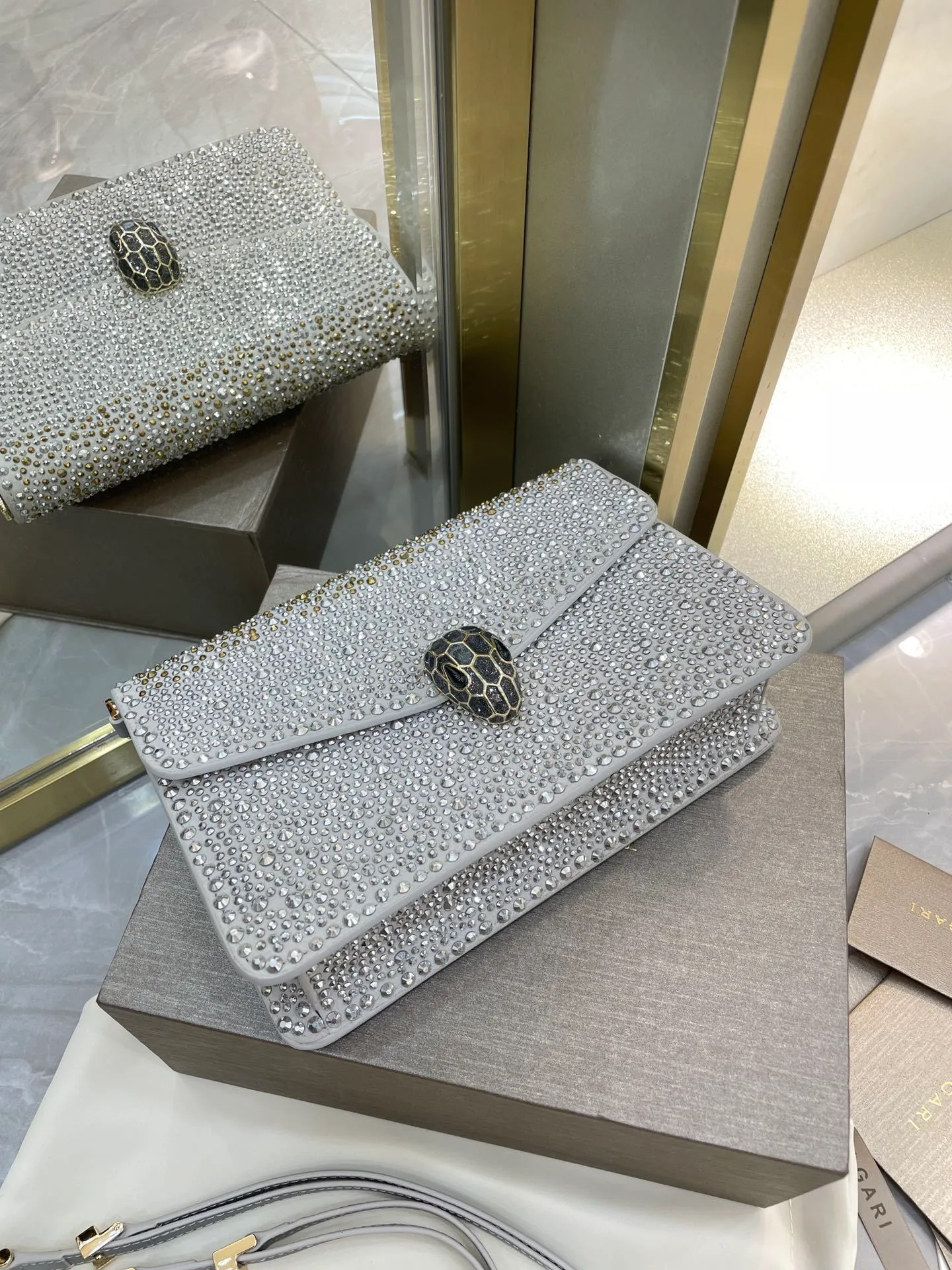 All Categories Bvlgari Women’s Bags (Bvlgari) Bvlgari 2213