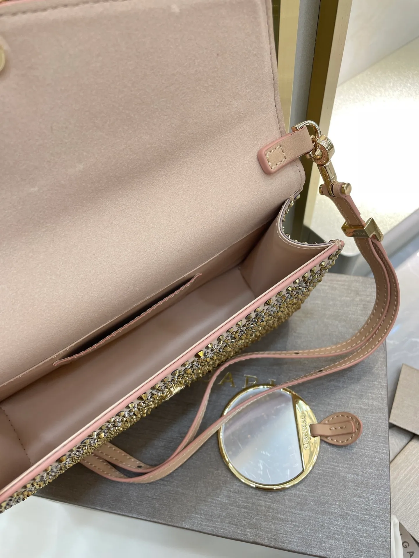All Categories Bvlgari Women’s Bags (Bvlgari) Bvlgari 2213