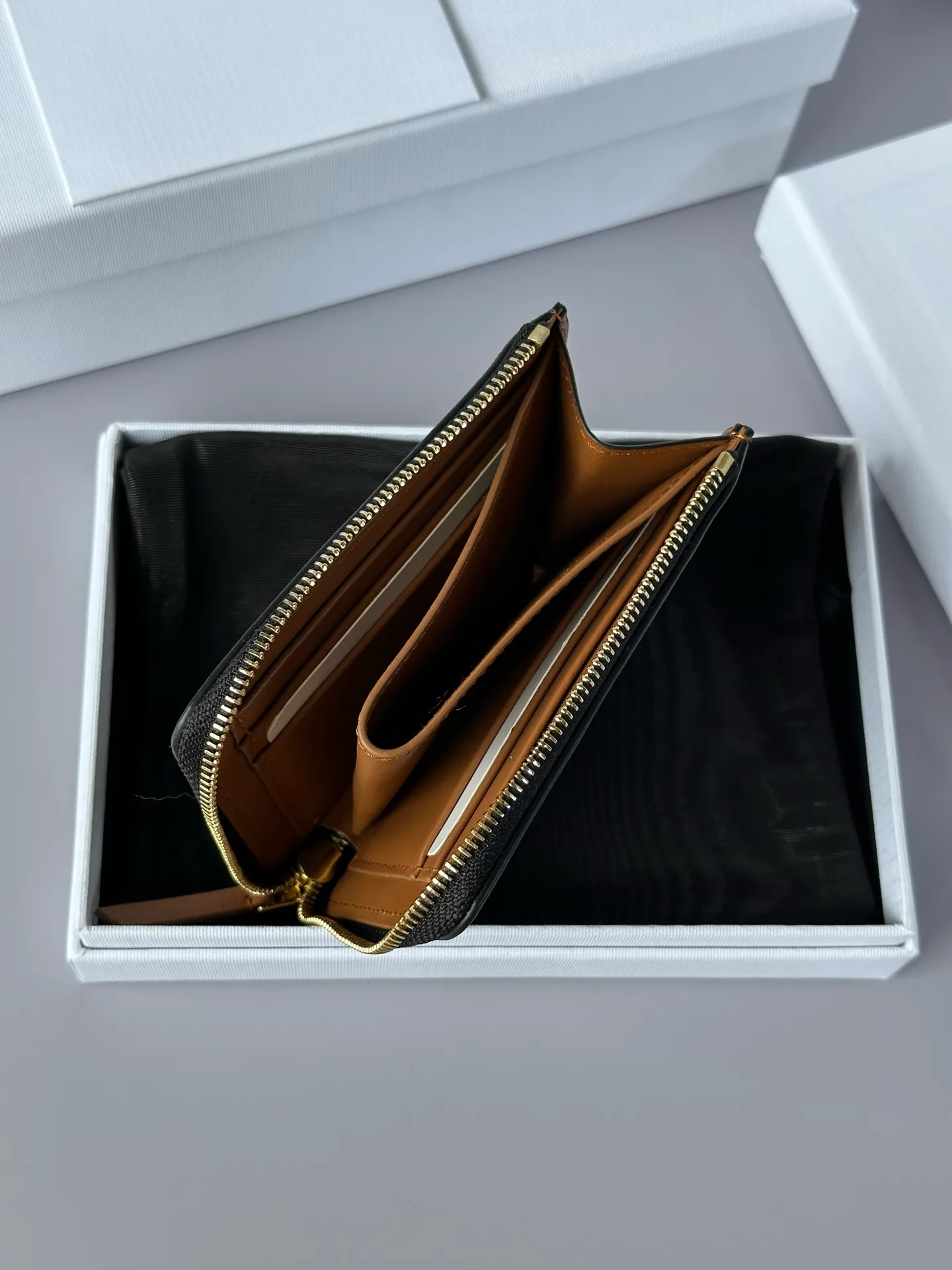 All categories Celine wallet (Celine) Celine 10M388