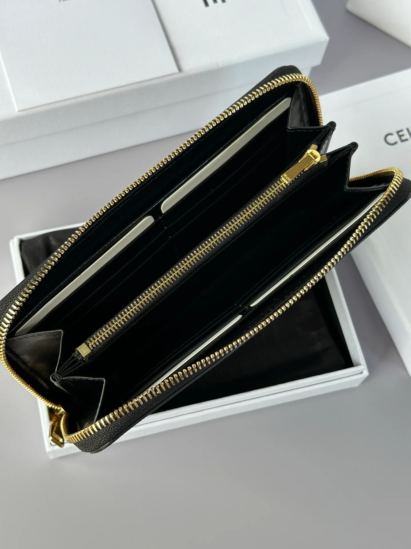 All Categories Celine Wallet (Celine) Celine 10D552