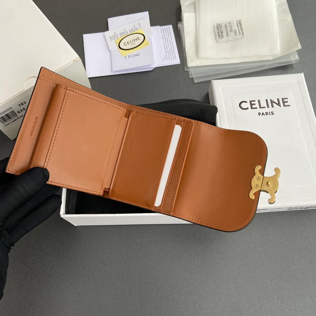 [Extra-grade pure steel hardware original leather] ¥700 TRIOMPHE glossy sheepskin wallet/2024 Xiaosai 5 card slots 1 folding coin bag with snap button 1 flat pocket 1 banknote bag No.: 10D782CQH.04LU783 783 brown full leather (sheepskin) Size: w10.5×9×3cm.