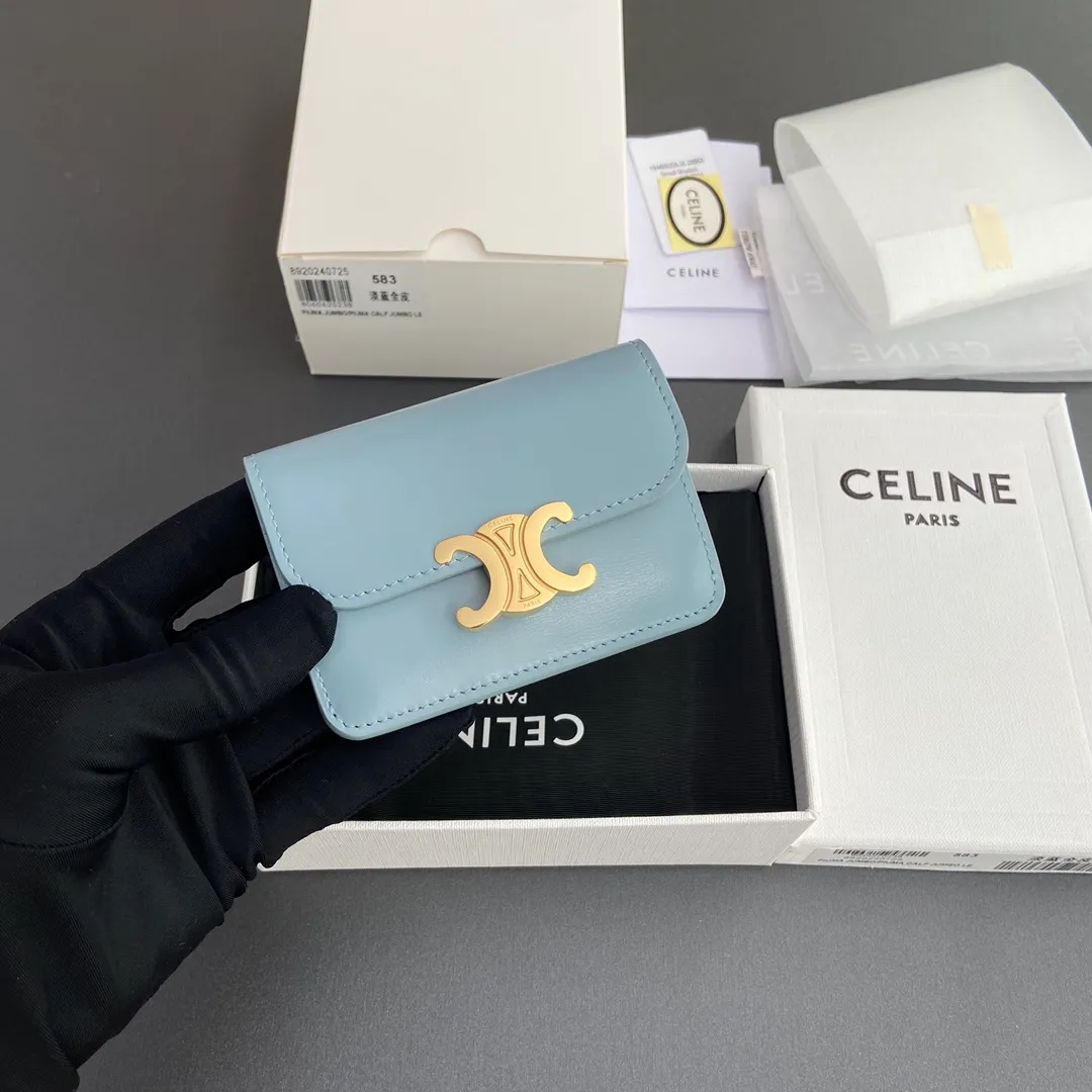 [Extra-grade pure steel hardware original leather] ¥560 TRIOMPHE glossy cow leather flip card holder/2024 Xiaosai Snap button closure 1 main compartment 2 inner card slots 1 inner flat pocket 1 outer flat pocket Number: 10I 582 CPJ.04LU 583 light blue full leather Size: w10×h7.5×d2cm