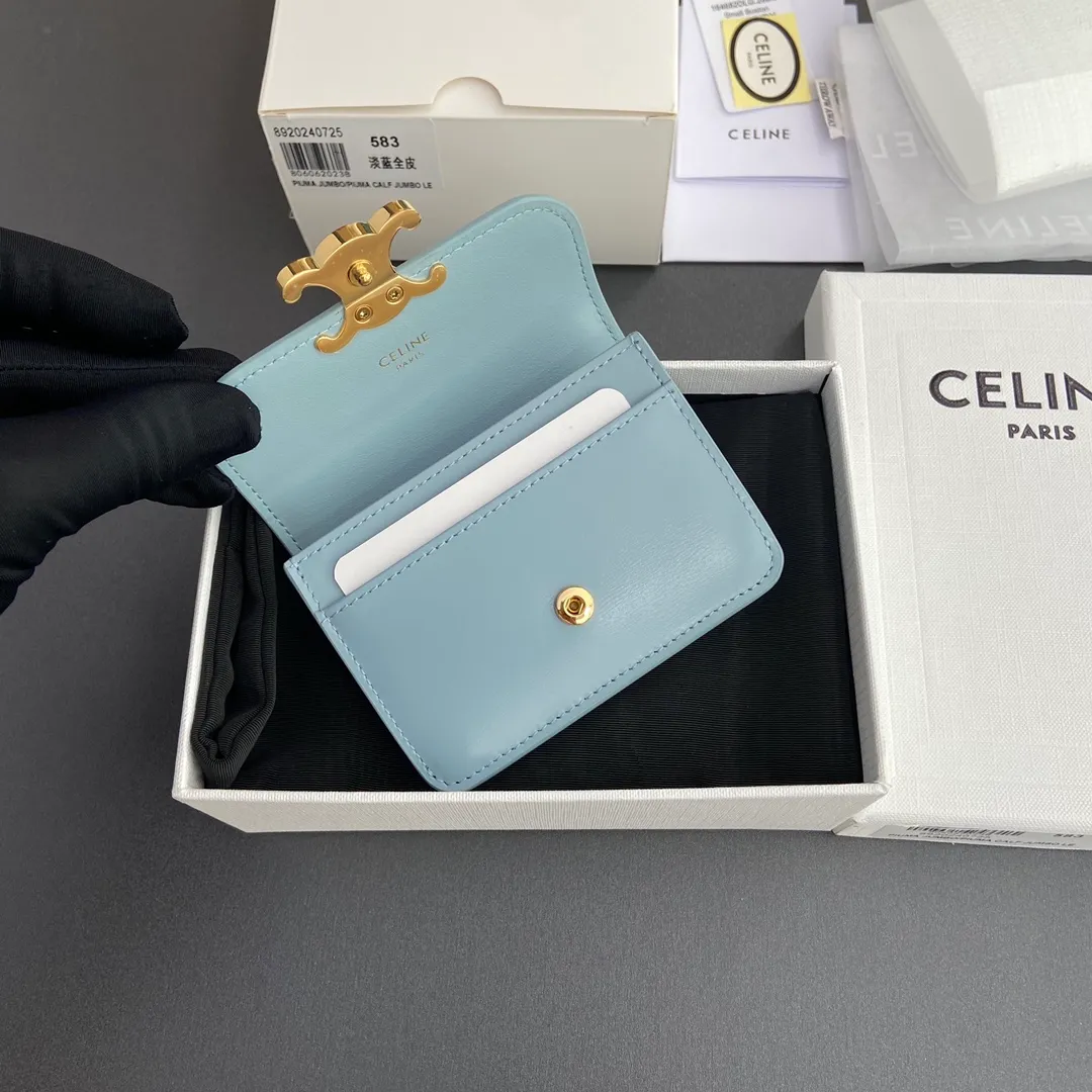 [Extra-grade pure steel hardware original leather] ¥560 TRIOMPHE glossy cow leather flip card holder/2024 Xiaosai Snap button closure 1 main compartment 2 inner card slots 1 inner flat pocket 1 outer flat pocket Number: 10I 582 CPJ.04LU 583 light blue full leather Size: w10×h7.5×d2cm