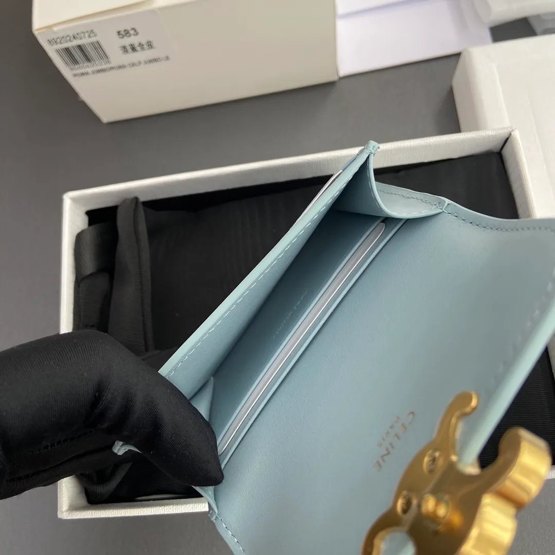 [Extra-grade pure steel hardware original leather] ¥560 TRIOMPHE glossy cow leather flip card holder/2024 Xiaosai Snap button closure 1 main compartment 2 inner card slots 1 inner flat pocket 1 outer flat pocket Number: 10I 582 CPJ.04LU 583 light blue full leather Size: w10×h7.5×d2cm
