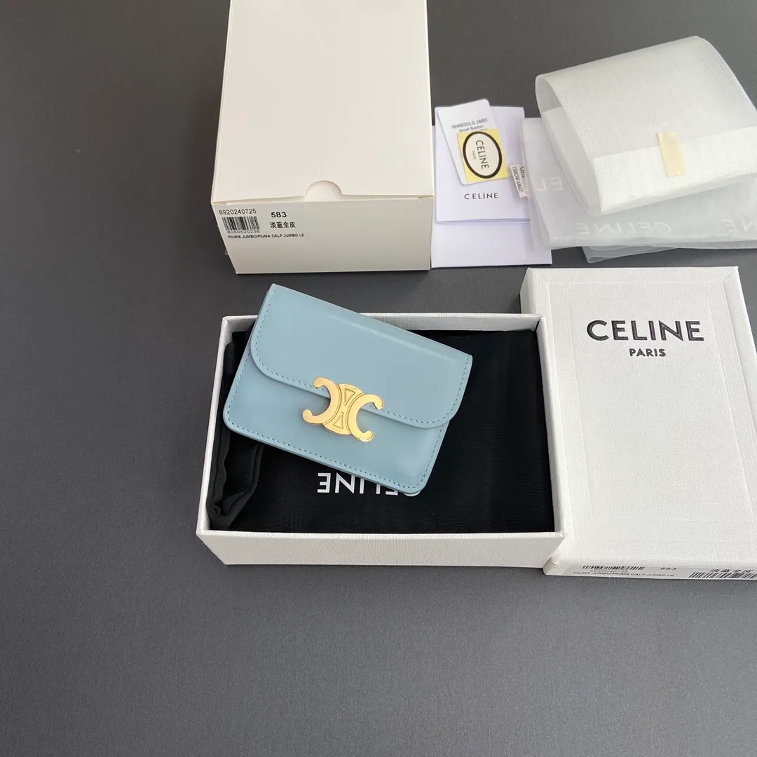 [Extra-grade pure steel hardware original leather] ¥560 TRIOMPHE glossy cow leather flip card holder/2024 Xiaosai Snap button closure 1 main compartment 2 inner card slots 1 inner flat pocket 1 outer flat pocket Number: 10I 582 CPJ.04LU 583 light blue full leather Size: w10×h7.5×d2cm