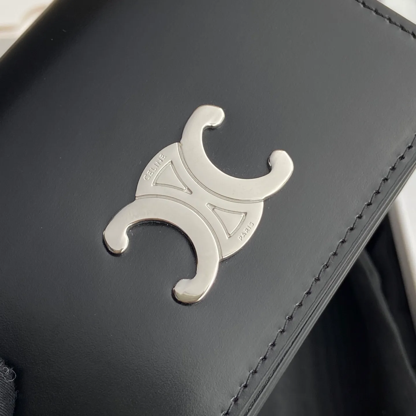 [Extra-grade pure steel hardware original leather] ¥640 TRIOMPHE glossy cow leather short wallet/2024 Xiaosai 5 card slots 1 zipper coin bag 1 flat pocket 1 banknote bag No.: 10K623DPV.38NO 622 623 black silver buckle full leather Size: w11×9×3cm.