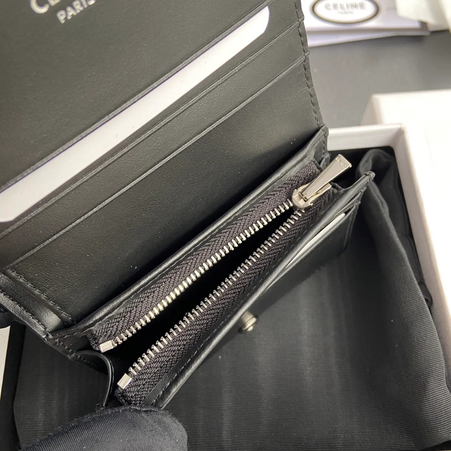 [Extra-grade pure steel hardware original leather] ¥640 TRIOMPHE glossy cow leather short wallet/2024 Xiaosai 5 card slots 1 zipper coin bag 1 flat pocket 1 banknote bag No.: 10K623DPV.38NO 622 623 black silver buckle full leather Size: w11×9×3cm.