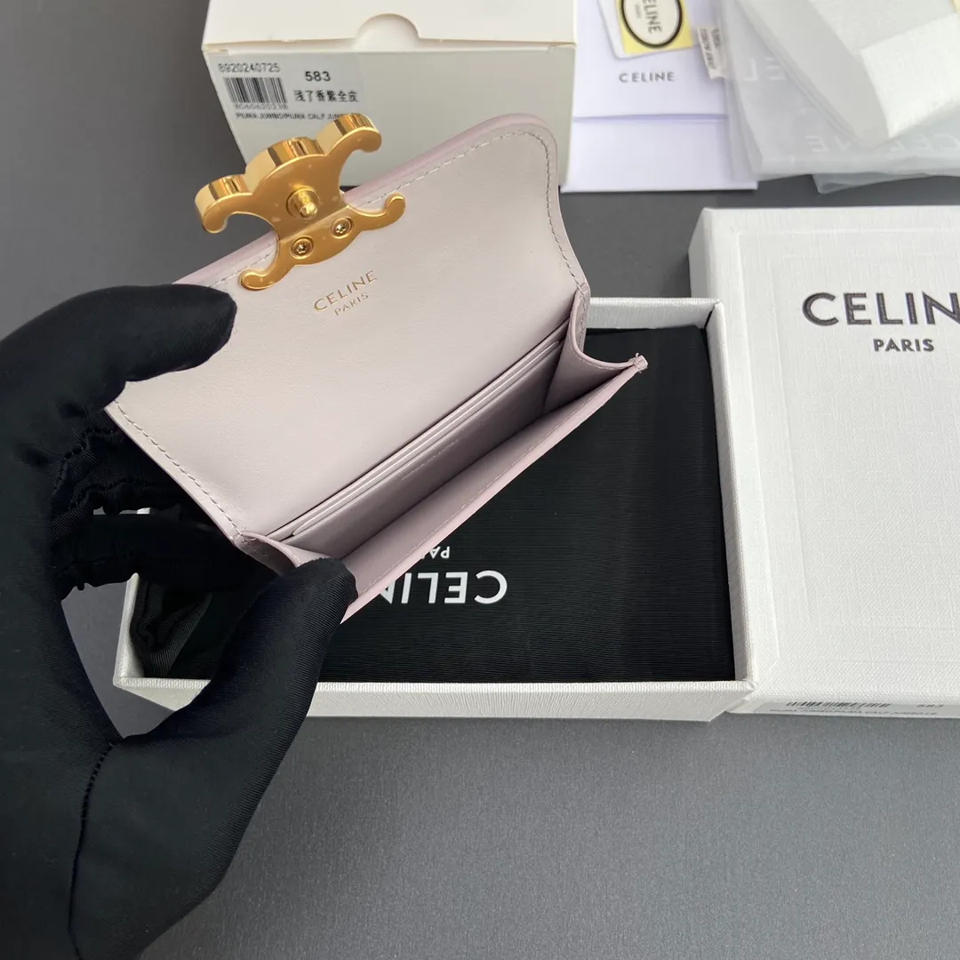 [Extra-grade pure steel hardware original leather] ¥560 TRIOMPHE glossy cow leather flip card holder/2024 Xiaosai Snap button closure 1 main compartment 2 inner card slots 1 inner flat pocket 1 outer flat pocket Number: 10I 582 CPJ.04LU 583 light lilac purple full leather Size: w10×h7.5×d2cm