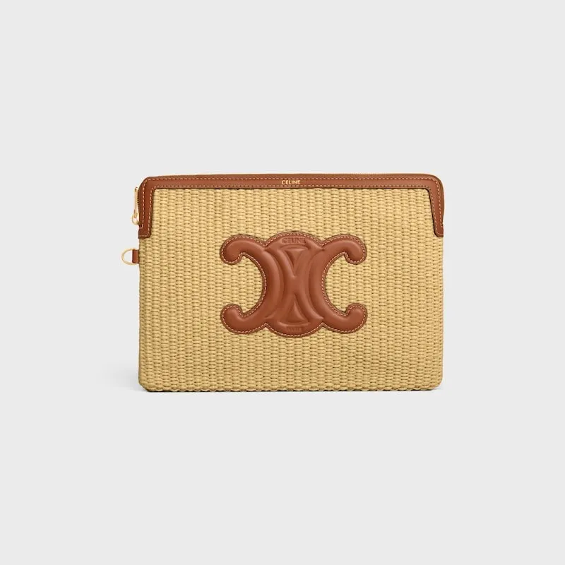 [Extra-grade pure steel hardware original leather] ¥740 TRIOMPHE signature printed clutch / 1 zipper compartment Detachable wrist strap, about 20 cm in length Iconic print, cow leather edge Fabric lining, gold hot stamping No.: 10J502FES.04LU 502 50202 Grass brown/tan leather Size: w25×h17.5×d1cm