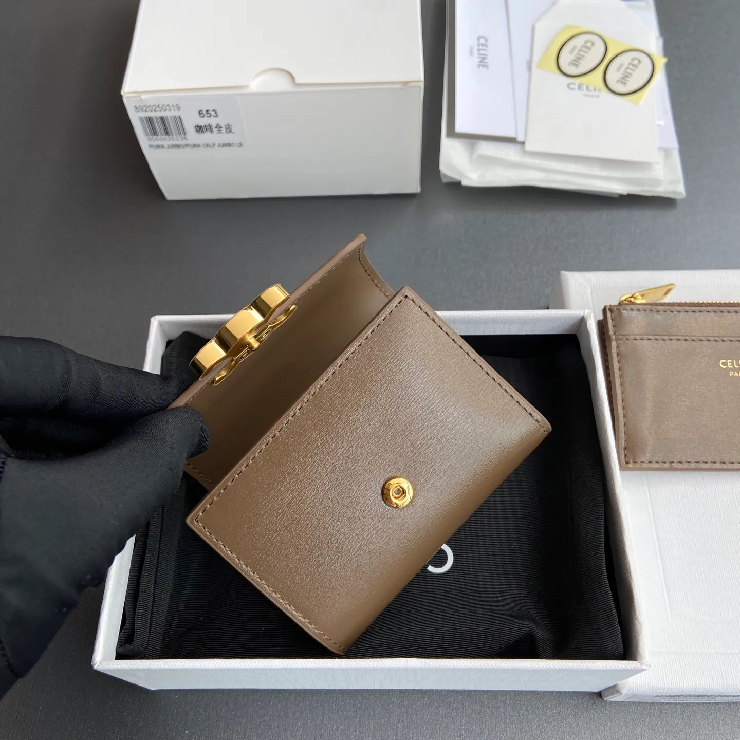 [Extra-grade pure steel hardware original leather] ¥680 TRIOMPHE glossy leather short wallet/4 card slots 2 patch pockets 1 cash compartment 1 detachable zipper card holder with snaps No.: 10l653DS3.04LU652 653 Brown full leather Size: w9.5×h7.5×3cm
