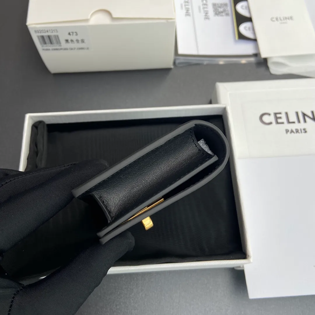 [Special grade pure steel hardware original leather] ¥620 TRIOMPHE glossy cow leather card holder cow leather cow leather lining rotating lock closure 1 main compartment 2 inner card slots No.: 10M473GCG.38NO473 473 Black full leather Size: w10.2×h7.5×d2.5cm