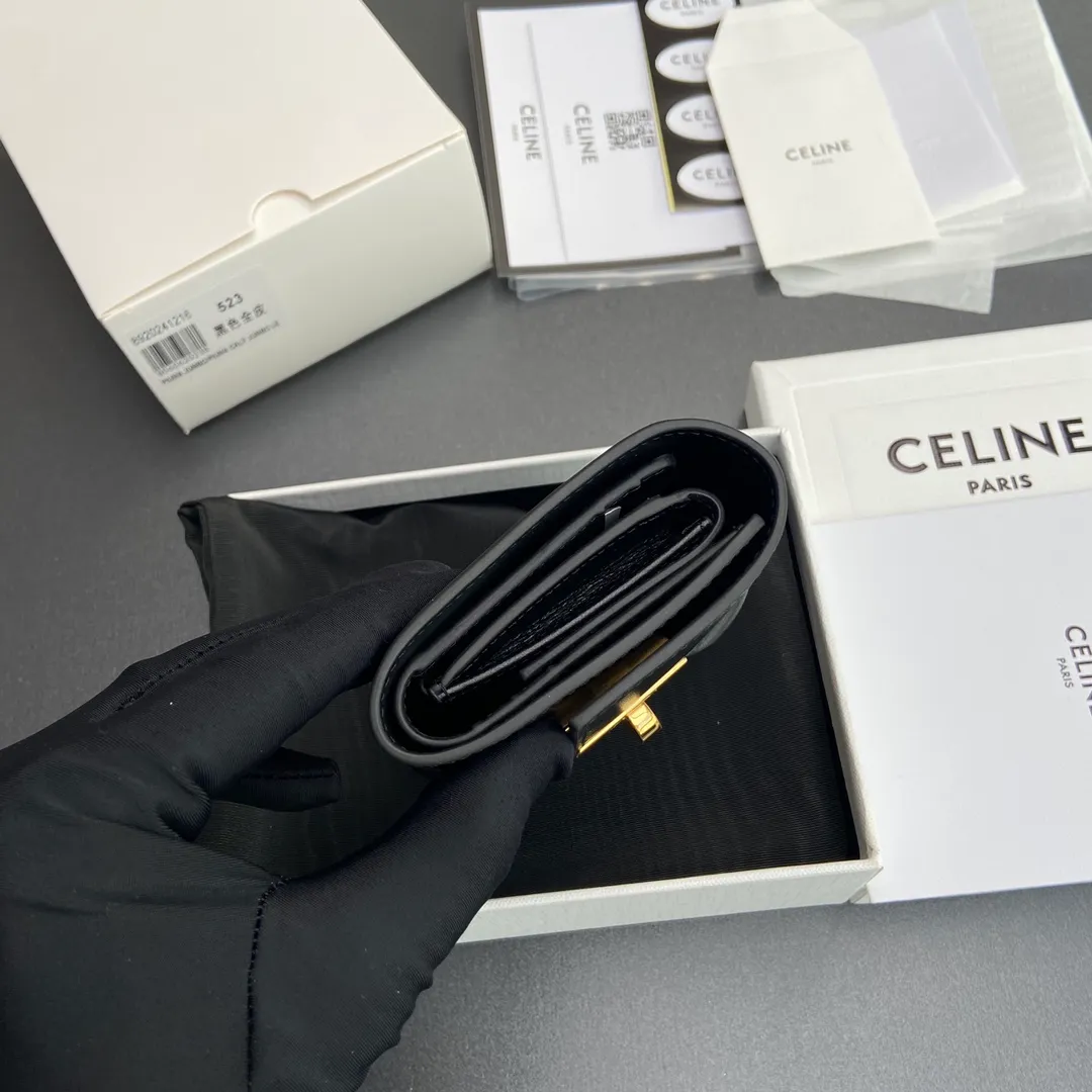 [Extra-grade pure steel hardware original leather] ¥800 TRIOMPHE glossy cow leather wallet cow leather cow leather lining rotating lock closure 5 card slots 1 folding coin bag with snap button 1 flat pocket 1 banknote bag No.: 10M523GCG.04LU 523 523 Black full leather Size: w10.5×9×3cm.