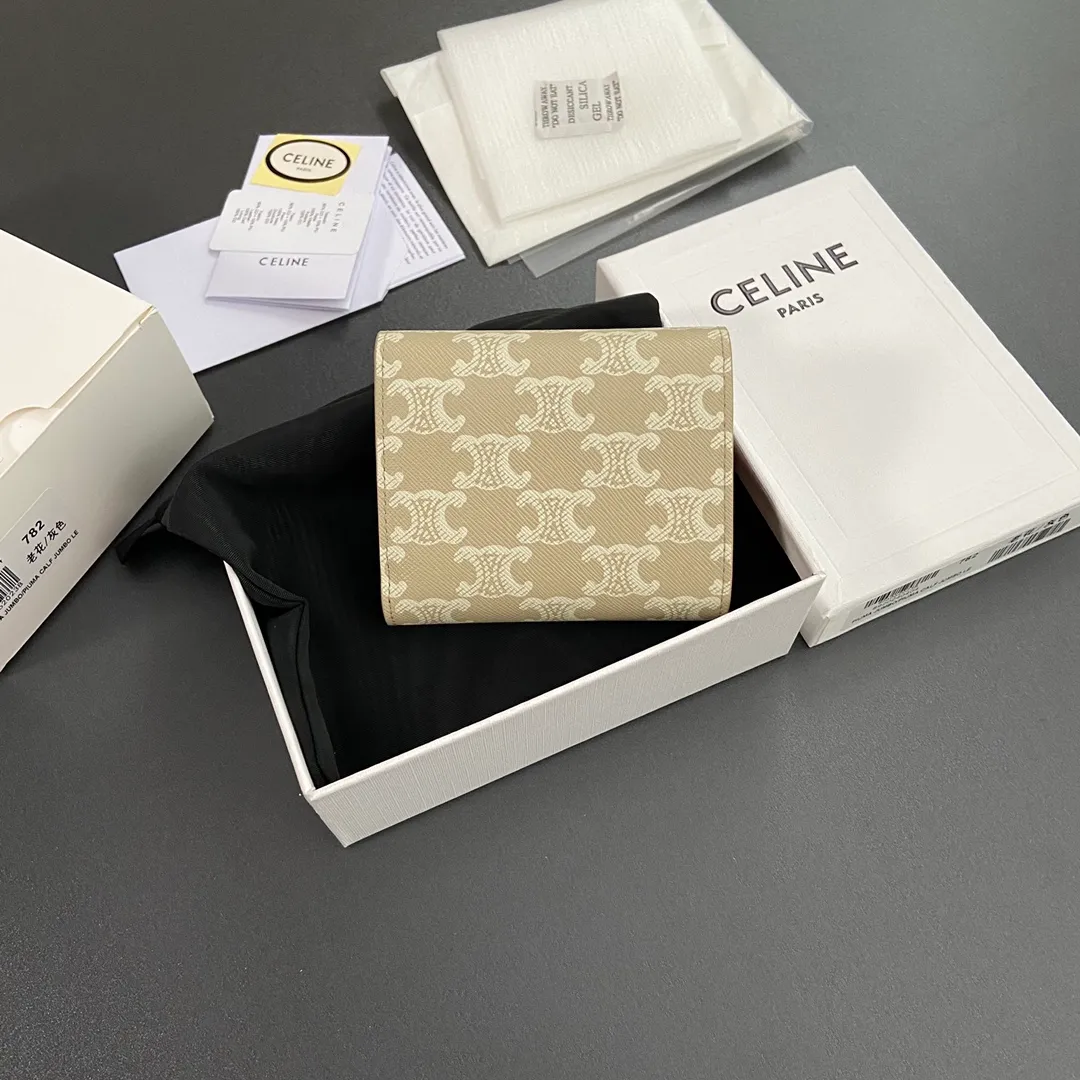 [Extra-grade pure steel hardware original leather] ¥660 TRIOMPHE logo printed short wallet/2024 Xiaosai 5 card slots 1 folding coin bag with snap buckle 1 flat pocket 1 banknote bag No.: 10D782CQH.04LU783 782 gray/presbyopia Size: w10.5×9×3cm.