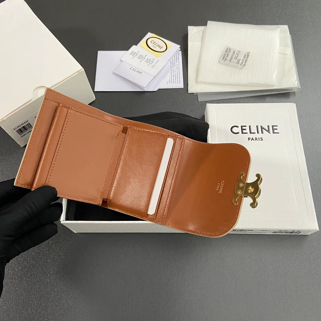 [Extra-grade pure steel hardware original leather] ¥660 TRIOMPHE logo printed short wallet/2024 Xiaosai 5 card slots 1 folding coin bag with snap buckle 1 flat pocket 1 banknote bag No.: 10D782CQH.04LU783 782 gray/presbyopia Size: w10.5×9×3cm.