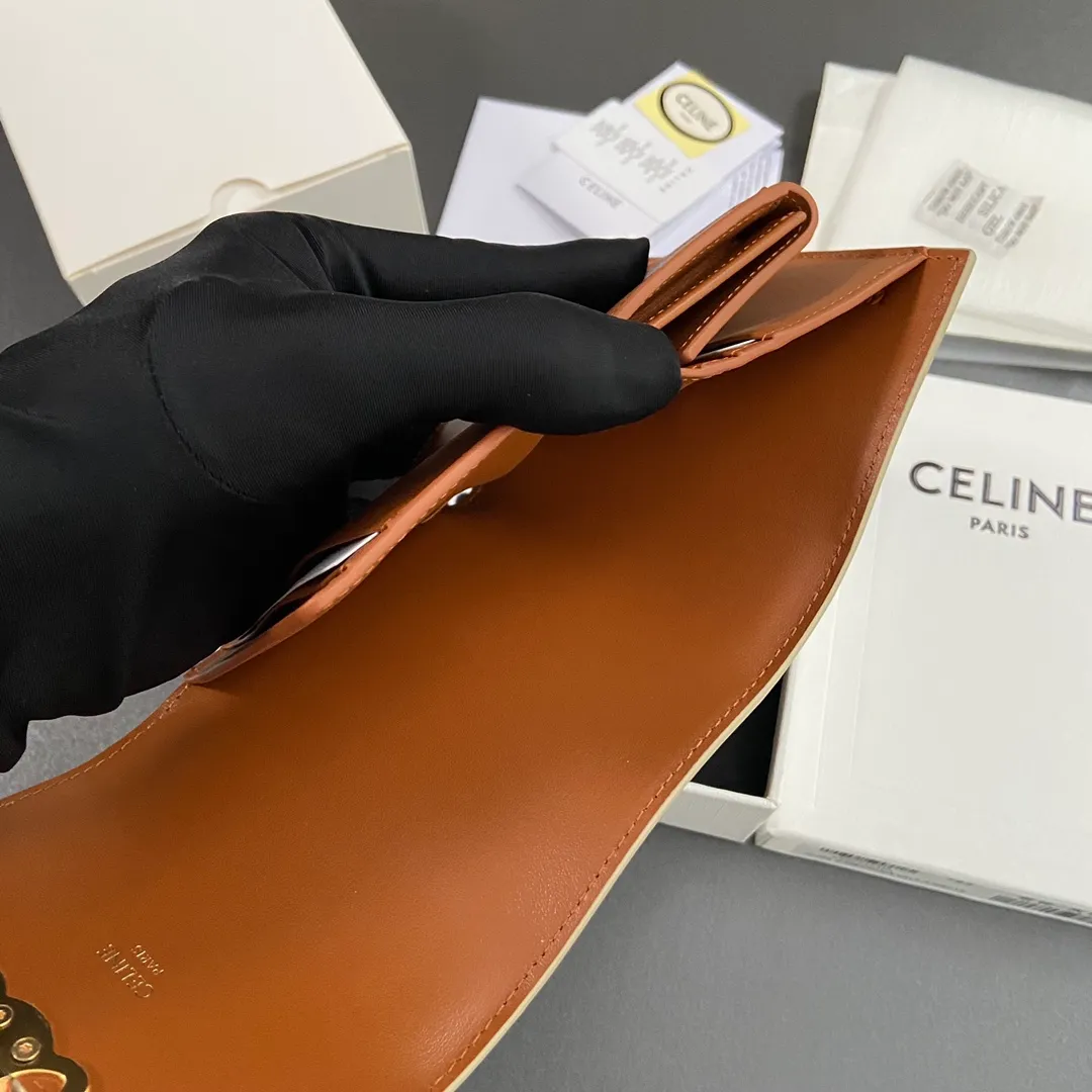 [Extra-grade pure steel hardware original leather] ¥660 TRIOMPHE logo printed short wallet/2024 Xiaosai 5 card slots 1 folding coin bag with snap buckle 1 flat pocket 1 banknote bag No.: 10D782CQH.04LU783 782 gray/presbyopia Size: w10.5×9×3cm.