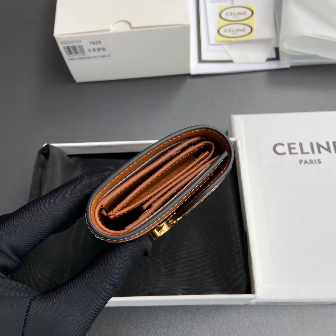 [Extra-grade pure steel hardware and original leather] ¥660 TRIOMPHE logo plaid fabric and cow leather short wallet 5 card slots 1 folding coin bag with snap button 1 flat pocket 1 banknote bag No.: 10D782CQH.04LU783 7829 Khaki brown Size: w10.5×9×3cm.