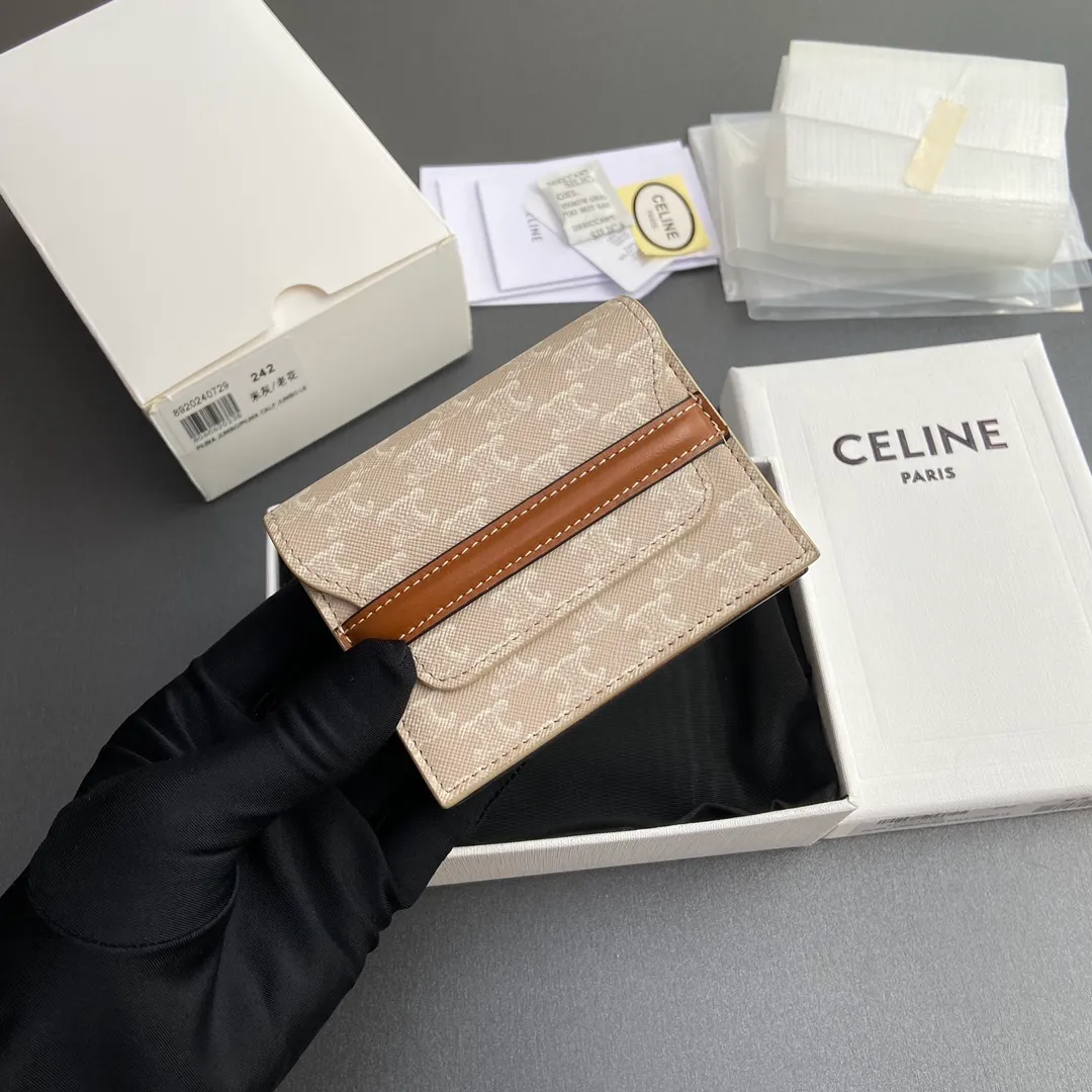 [Special grade imported original leather] ¥460 TRIOMPHE logo printed card holder, business card holder/2024 Xiaosai 2 card slots 2 gusseted compartments 2 flat pockets 1 banknote bag No.: 10E242BZ904.LU 242 meter gray/presbyopia Size: w10×8×3cm