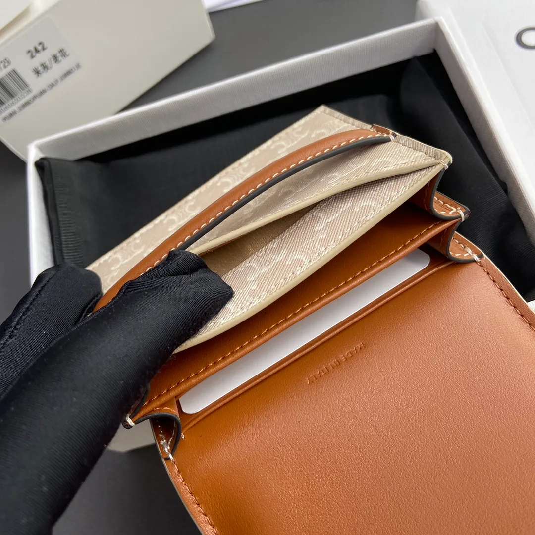 [Special grade imported original leather] ¥460 TRIOMPHE logo printed card holder, business card holder/2024 Xiaosai 2 card slots 2 gusseted compartments 2 flat pockets 1 banknote bag No.: 10E242BZ904.LU 242 meter gray/presbyopia Size: w10×8×3cm