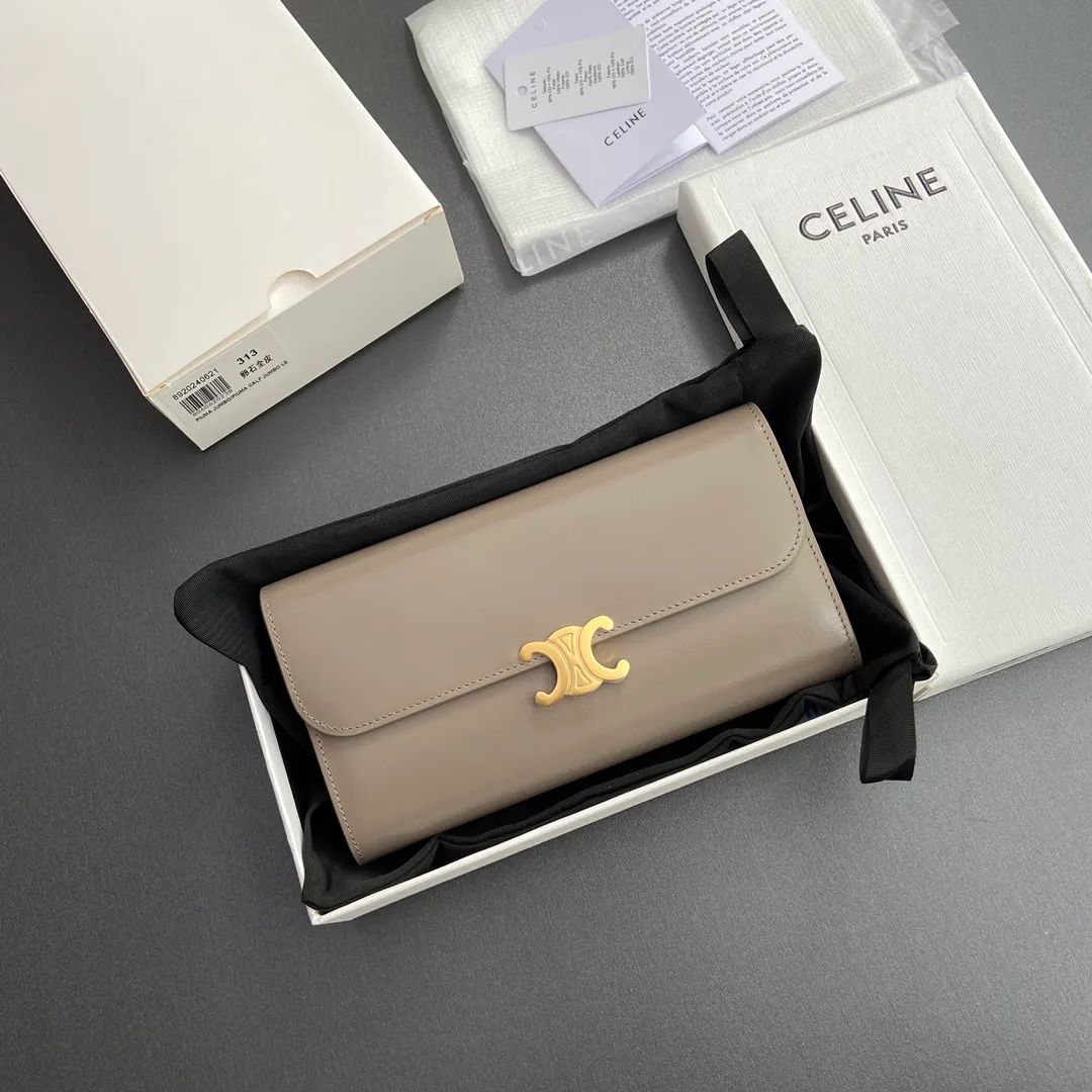 [Special grade pure steel hardware original leather] ¥740 TRIOMPHE shiny cow leather wallet / 12 card slots 1 zipper coin pocket 1 flat pocket 2 gusseted compartments Number: 10E313DPV.38NO 312 313 Pebble color full leather Size: w19×10×3cm