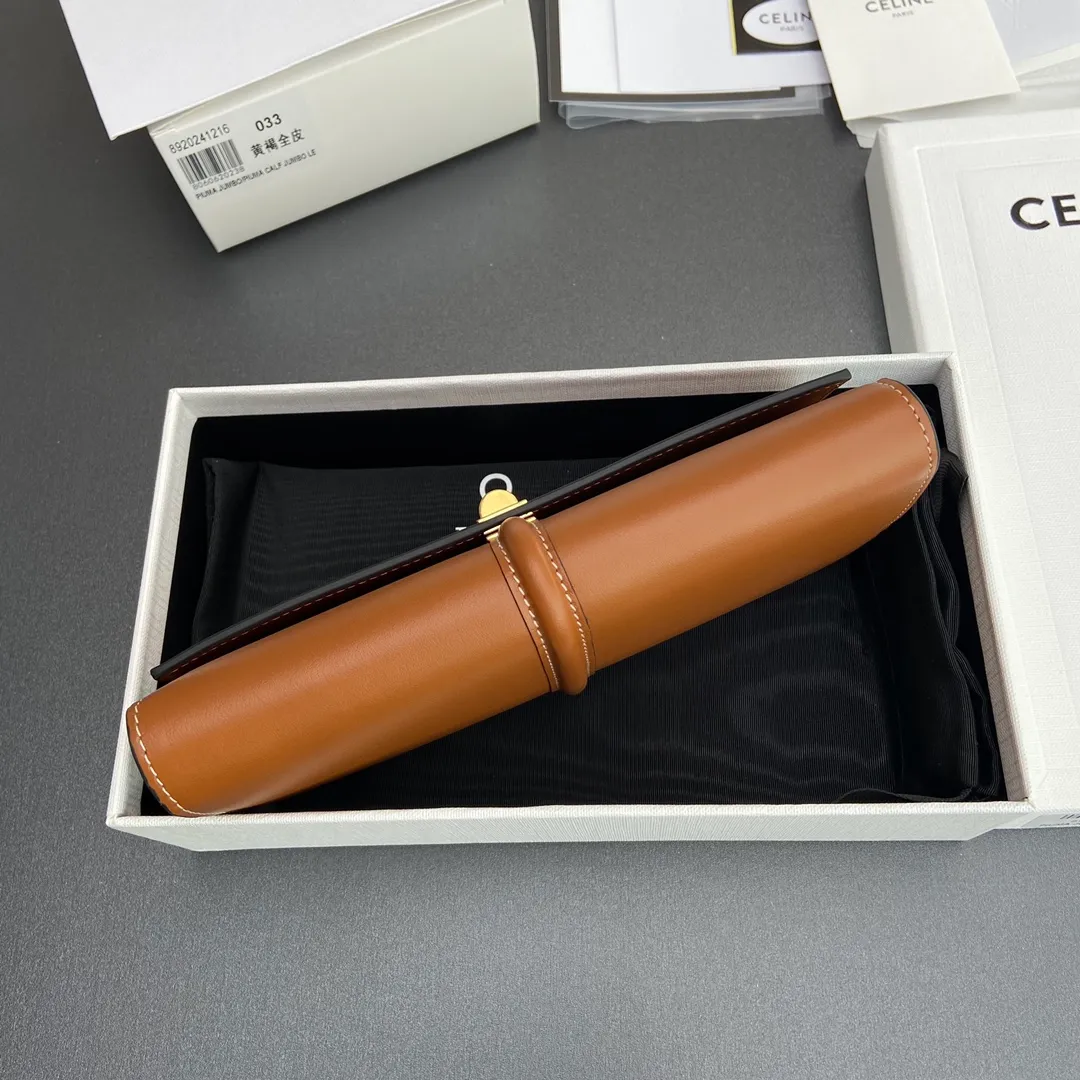 [Extra-grade pure steel hardware original leather] ¥840 TRIOMPHE16 glossy cow leather wallet cow leather cow leather lining/fabric gold finish rotating lock closure 1 zipper coin pocket 12 card slots 1 banknote pocket 2 gusseted compartments No.: 10M033CQ7.04LU033 033 Yellow brown full leather Size:w10.2×h7.5×d2.5cm