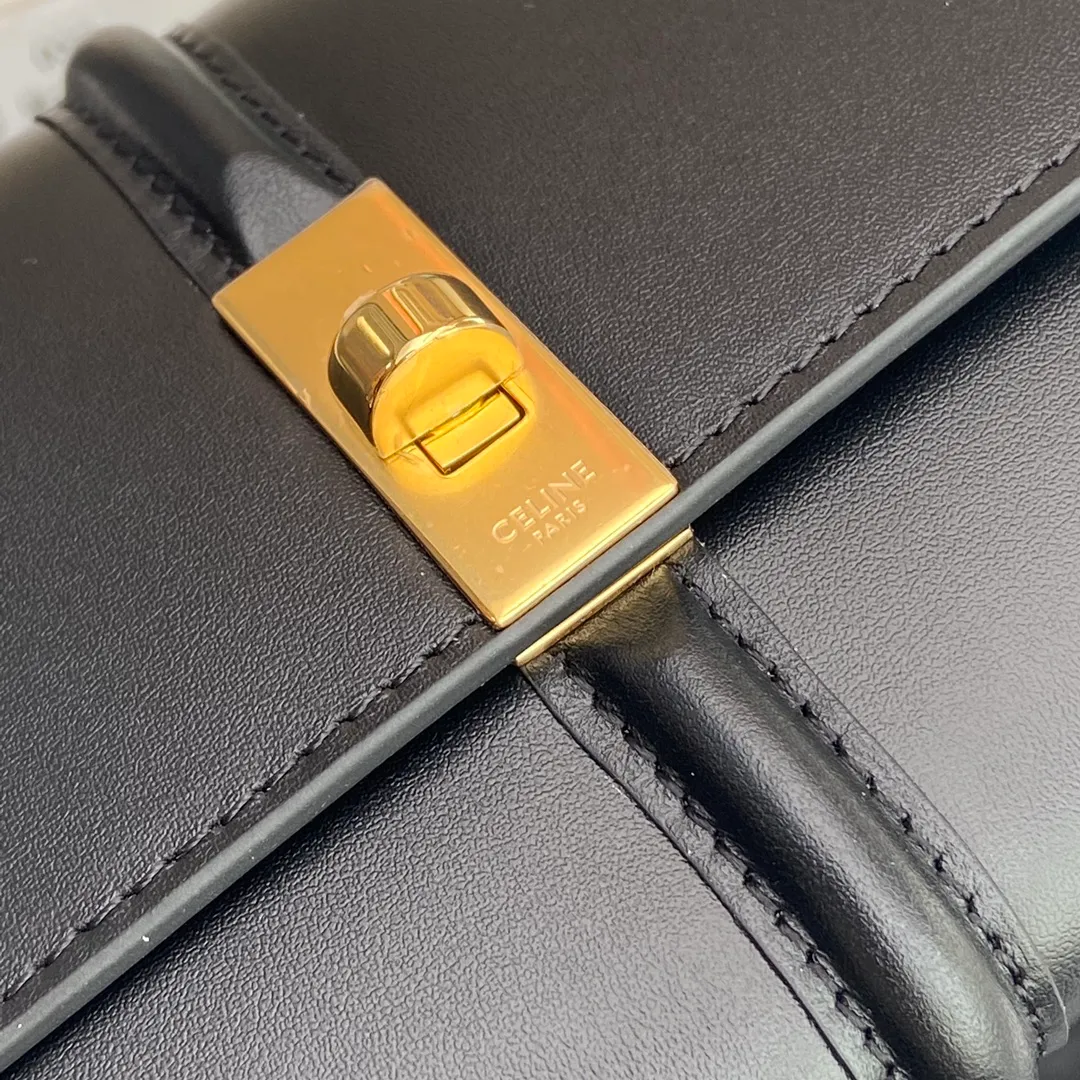 [Extra-grade pure steel hardware original leather] ¥840 TRIOMPHE16 glossy cow leather wallet cow leather cow leather lining/fabric gold finish rotating lock closure 1 zipper coin pocket 12 card slots 1 banknote pocket 2 gusseted compartments No.: 10M033CQ7.04LU033 033 Black full leather Size:w10.2×h7.5×d2.5cm
