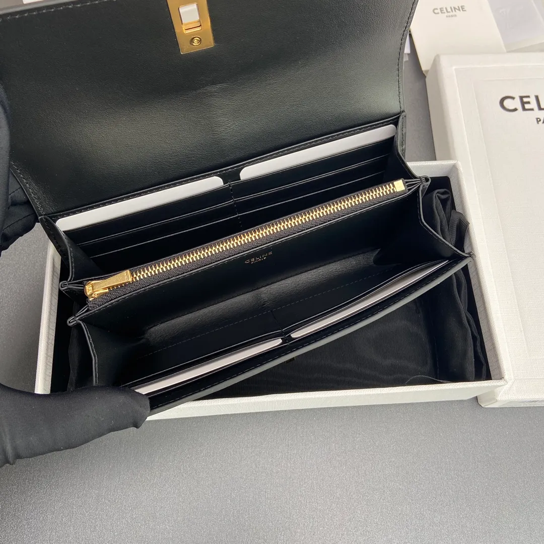 [Extra-grade pure steel hardware original leather] ¥840 TRIOMPHE16 glossy cow leather wallet cow leather cow leather lining/fabric gold finish rotating lock closure 1 zipper coin pocket 12 card slots 1 banknote pocket 2 gusseted compartments No.: 10M033CQ7.04LU033 033 Black full leather Size:w10.2×h7.5×d2.5cm