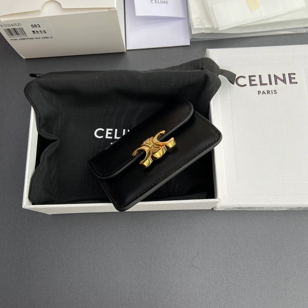 [Extra-grade pure steel hardware original leather] ¥560 TRIOMPHE glossy cow leather flip card holder/2024 Xiaosai Snap button closure 1 main compartment 2 inner card slots 1 inner flat pocket 1 outer flat pocket Number: 10I582CPJ.04LU 583 black full leather Size: w10×h7.5×d2cm