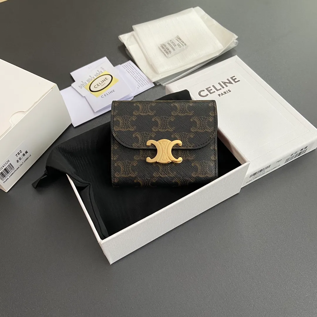 [Extra-grade pure steel hardware original leather] ¥660 TRIOMPHE logo printed short wallet/2024 Xiaosai 5 card slots 1 folding coin bag with snap button 1 flat pocket 1 banknote bag No.: 10D782CQH.04LU783 782 yellow brown/presbyopia Size: w10.5×9×3cm.