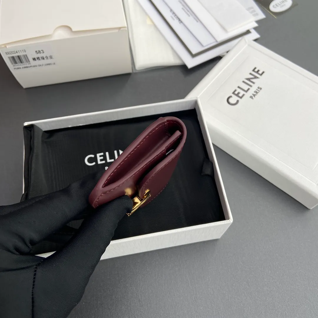 [Extra-grade pure steel hardware original leather] ¥560 TRIOMPHE glossy cow leather flip card holder/2024 Xiaosai Snap button closure 1 main compartment 2 inner card slots 1 inner flat pocket 1 outer flat pocket Number: 10I 582 CPJ.04LU 583 Burgundy full leather Size: w10×h7.5×d2cm