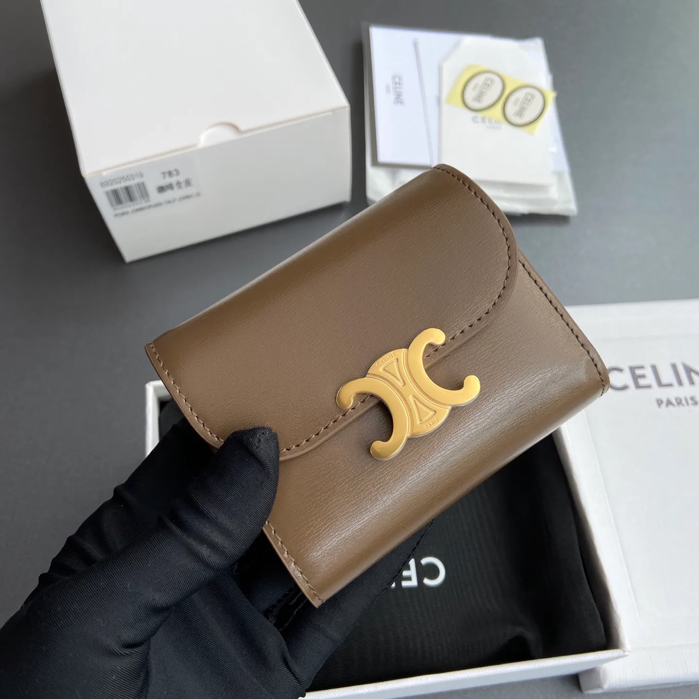 [Special grade pure steel hardware original leather] ¥700 TRIOMPHE glossy cow leather wallet / 5 card slots 1 folding coin bag with snap buckle 1 flat pocket 1 banknote bag No.: 10D782CQH.04LU782 783 Brown full leather Size: w10.5×9×3cm.